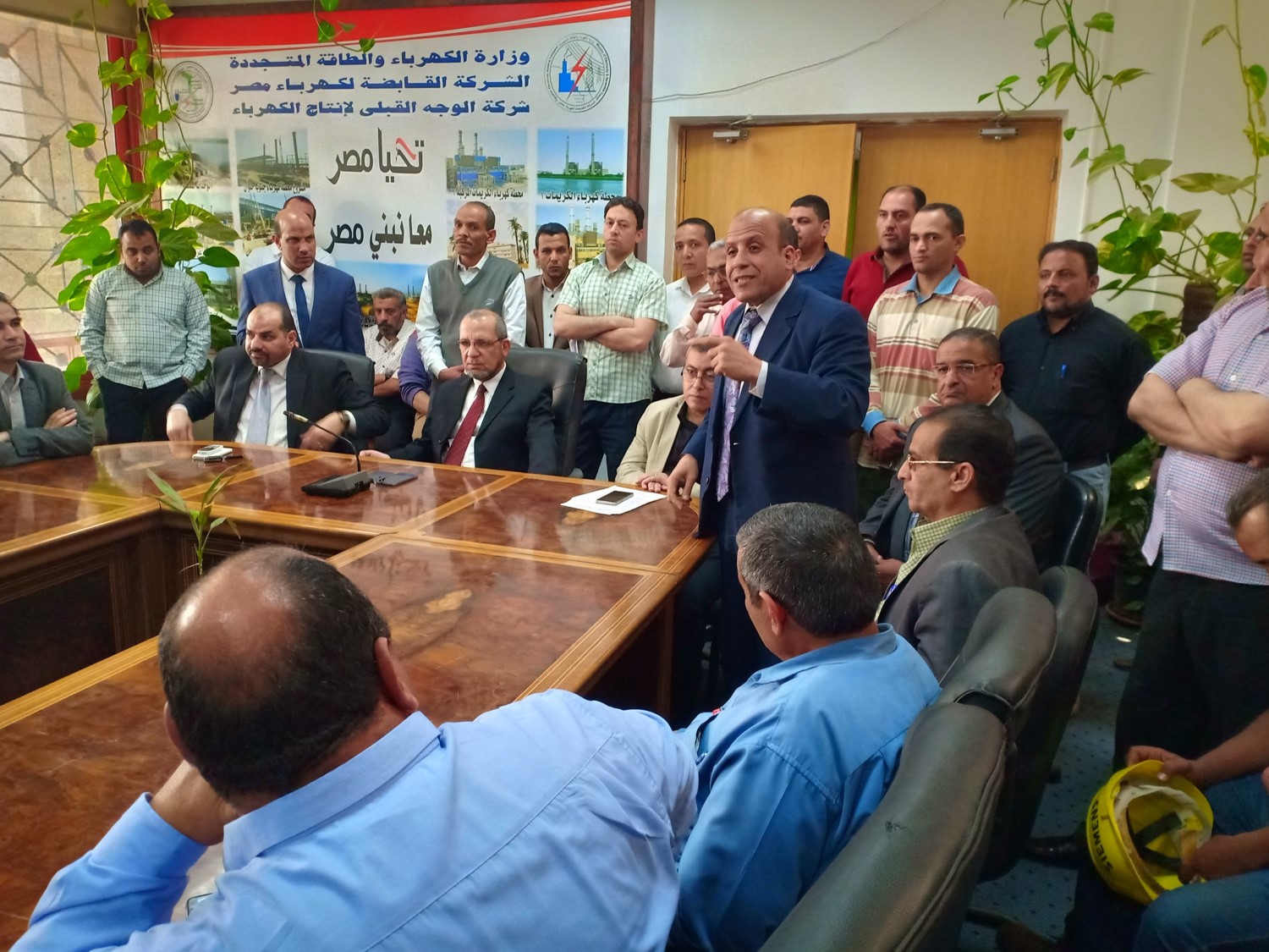 ندوة للتعريف بالتعديلات الدستورية 2019 بشركة الوجه القبلي لانتاج الكهرباء.....